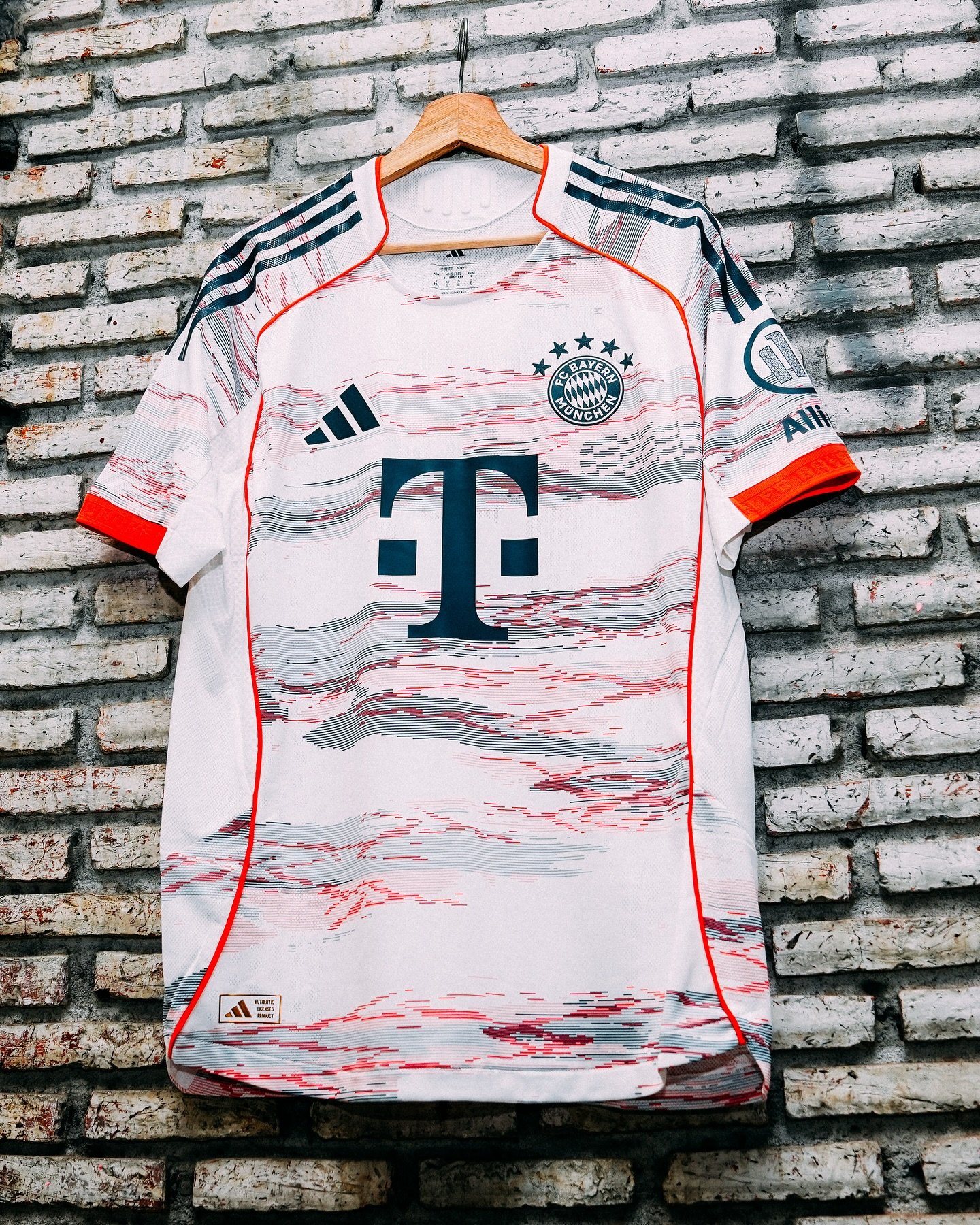 fc bayern munich 2025/26 away imported thai grade jersey, player edition fc bayern munich 2025/26 away imported thai grade jersey, player edition