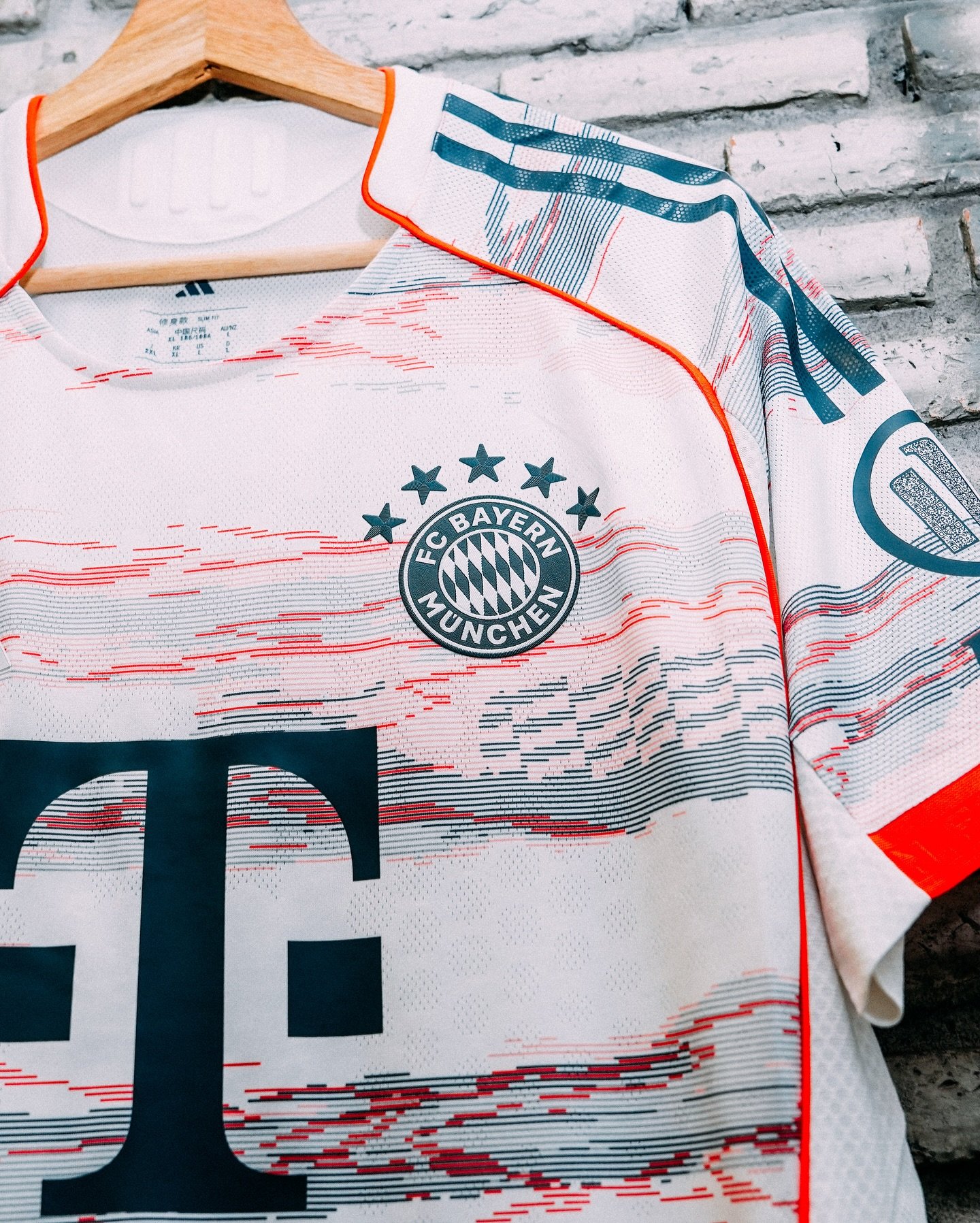 fc bayern munich 2025/26 away imported thai grade jersey, player edition fc bayern munich 2025/26 away imported thai grade jersey, player edition