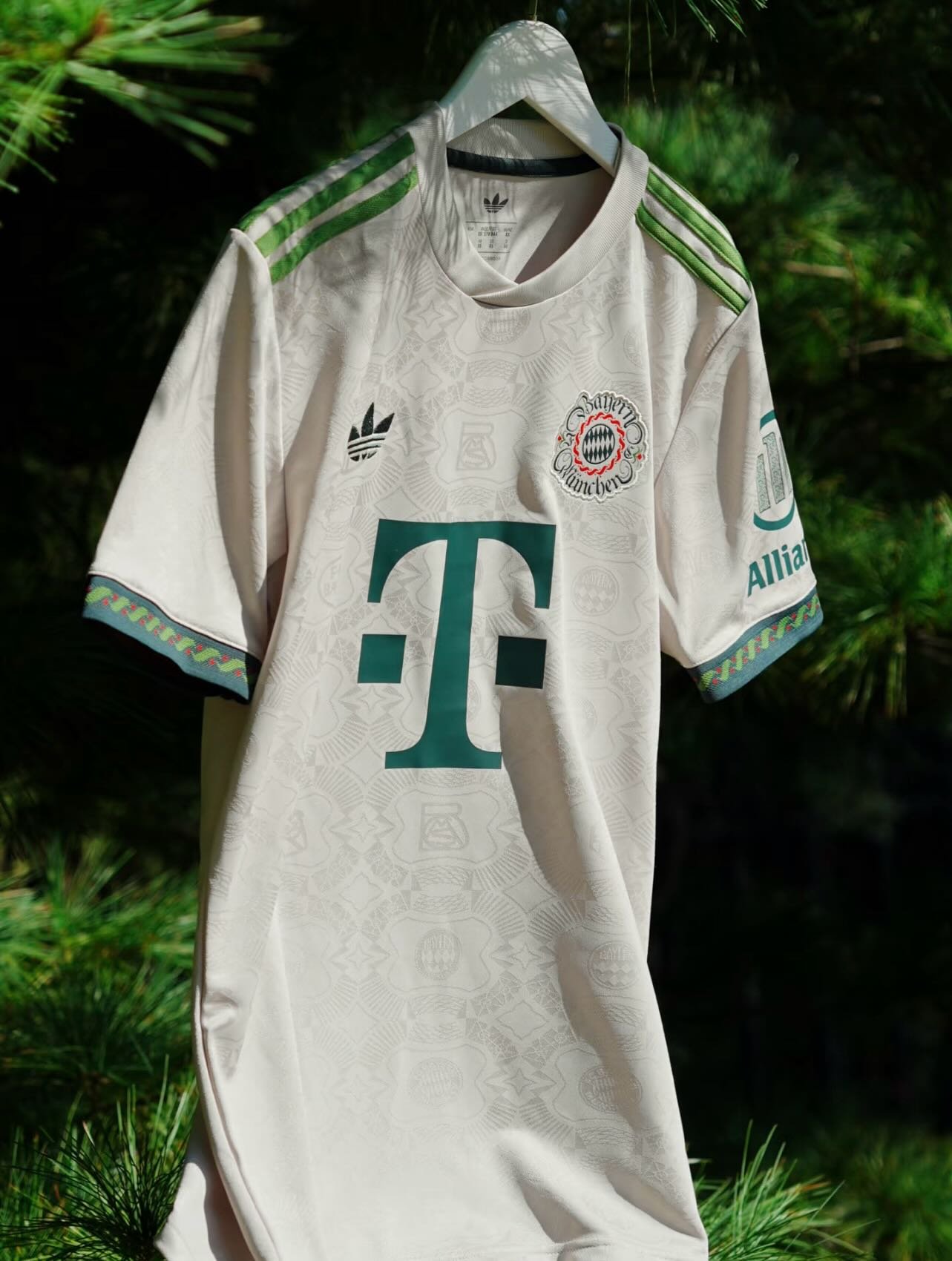 fc bayern munich anniversary oktoberfest kit imported thai grade jersey, player edition fc bayern munich anniversary oktoberfest kit imported thai grade jersey, player edition