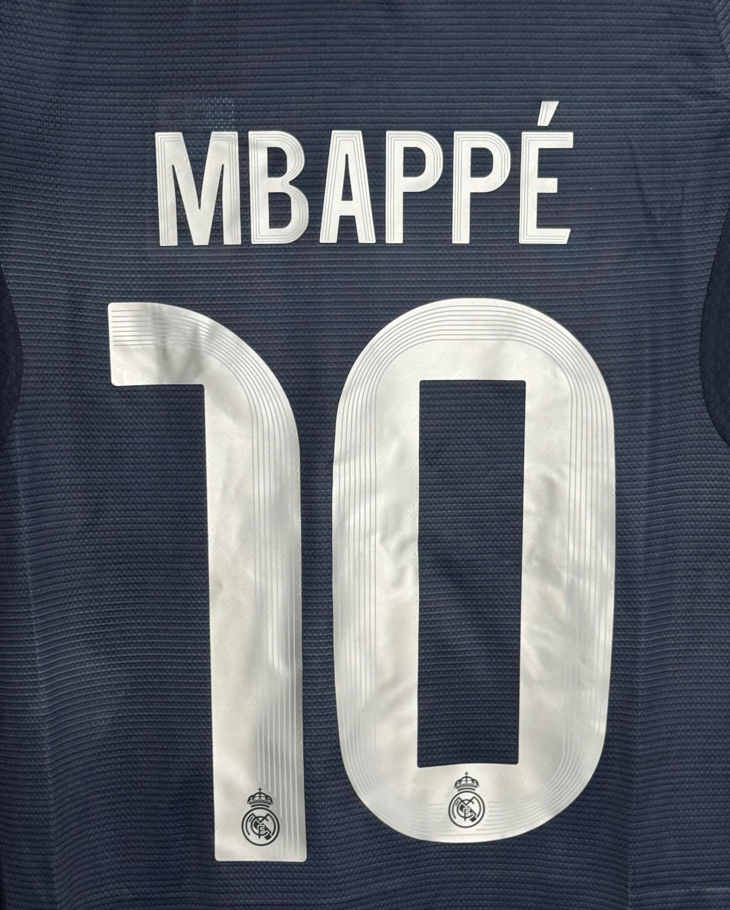 real madrid 2025/26 away imported thai grade jersey, player edition real madrid 2025/26 away imported thai grade jersey, player edition