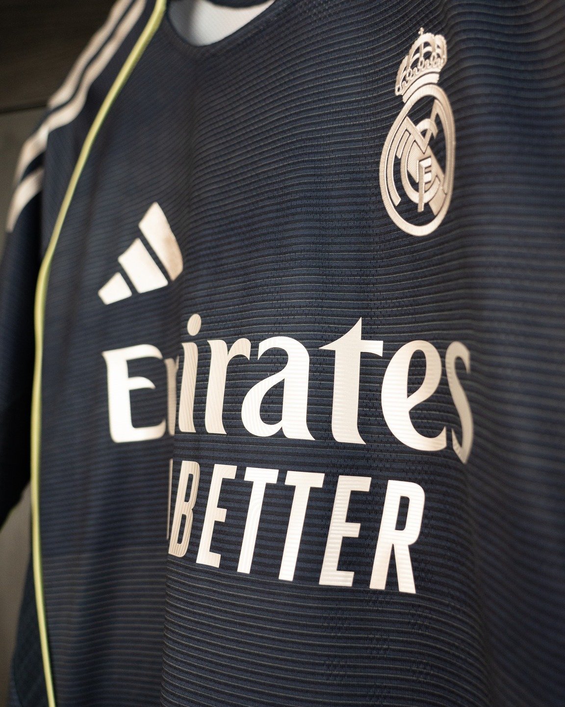 real madrid 2025/26 away imported thai grade jersey, player edition real madrid 2025/26 away imported thai grade jersey, player edition