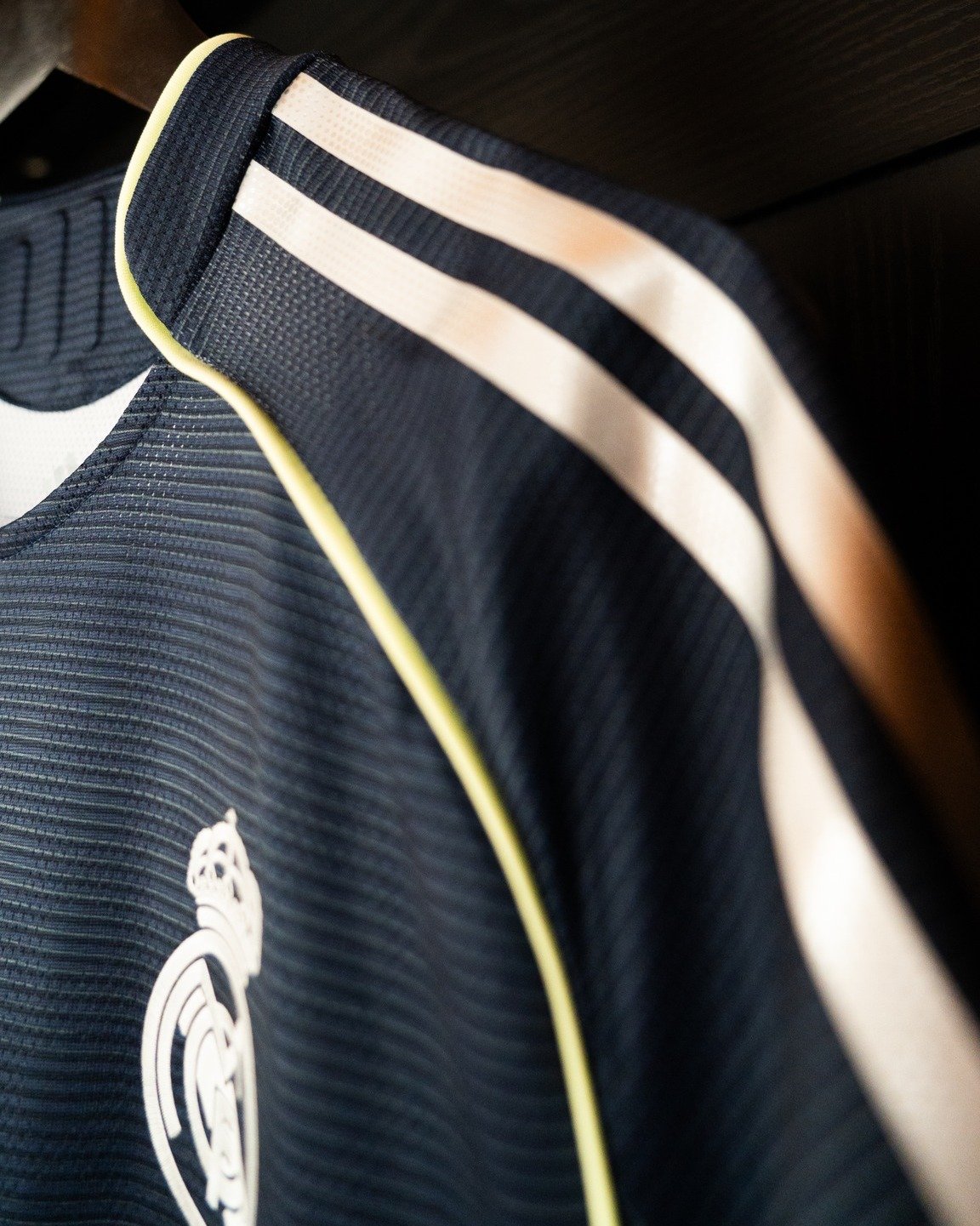 real madrid 2025/26 away imported thai grade jersey, player edition real madrid 2025/26 away imported thai grade jersey, player edition