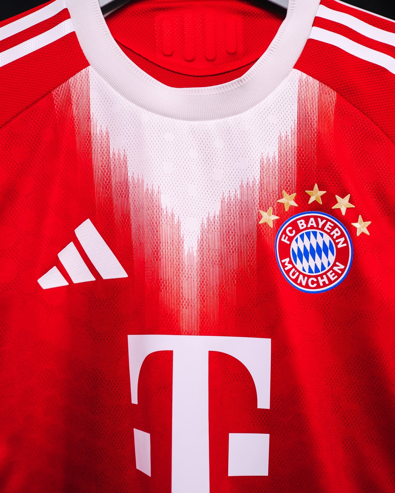 fc bayern munich 2025/26 home imported thai grade jersey, player edition fc bayern munich 2025/26 home imported thai grade jersey, player edition