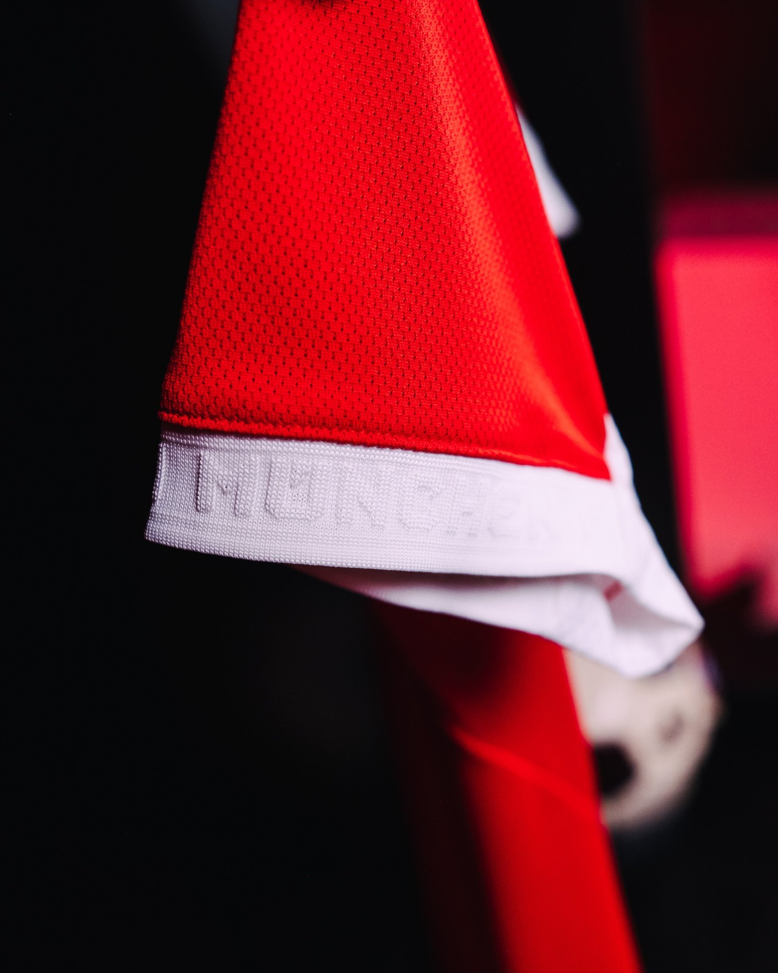 fc bayern munich 2025/26 home imported thai grade jersey, player edition fc bayern munich 2025/26 home imported thai grade jersey, player edition