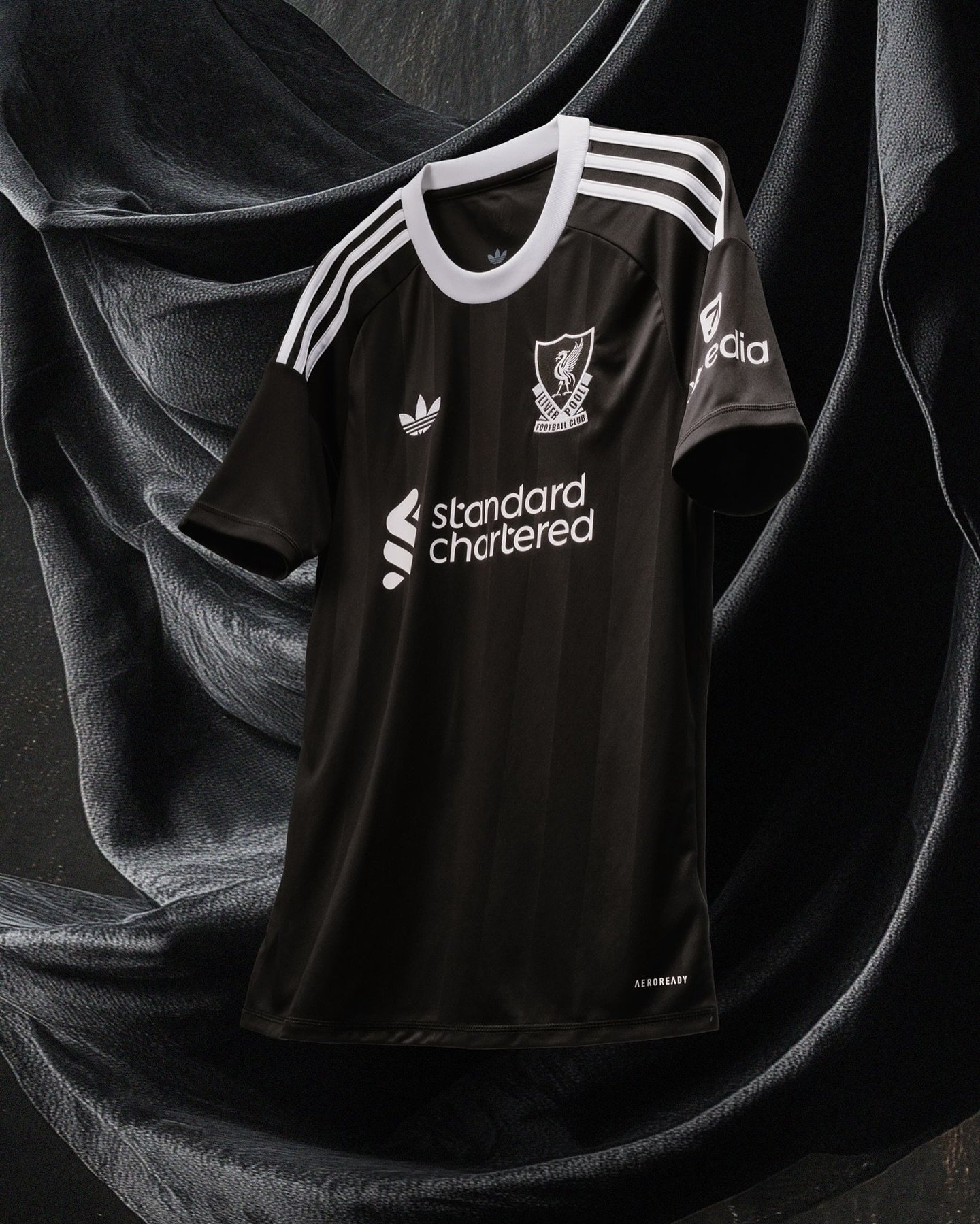 liverpool gk kit imported thai grade jersey, player edition liverpool gk kit imported thai grade jersey, player edition