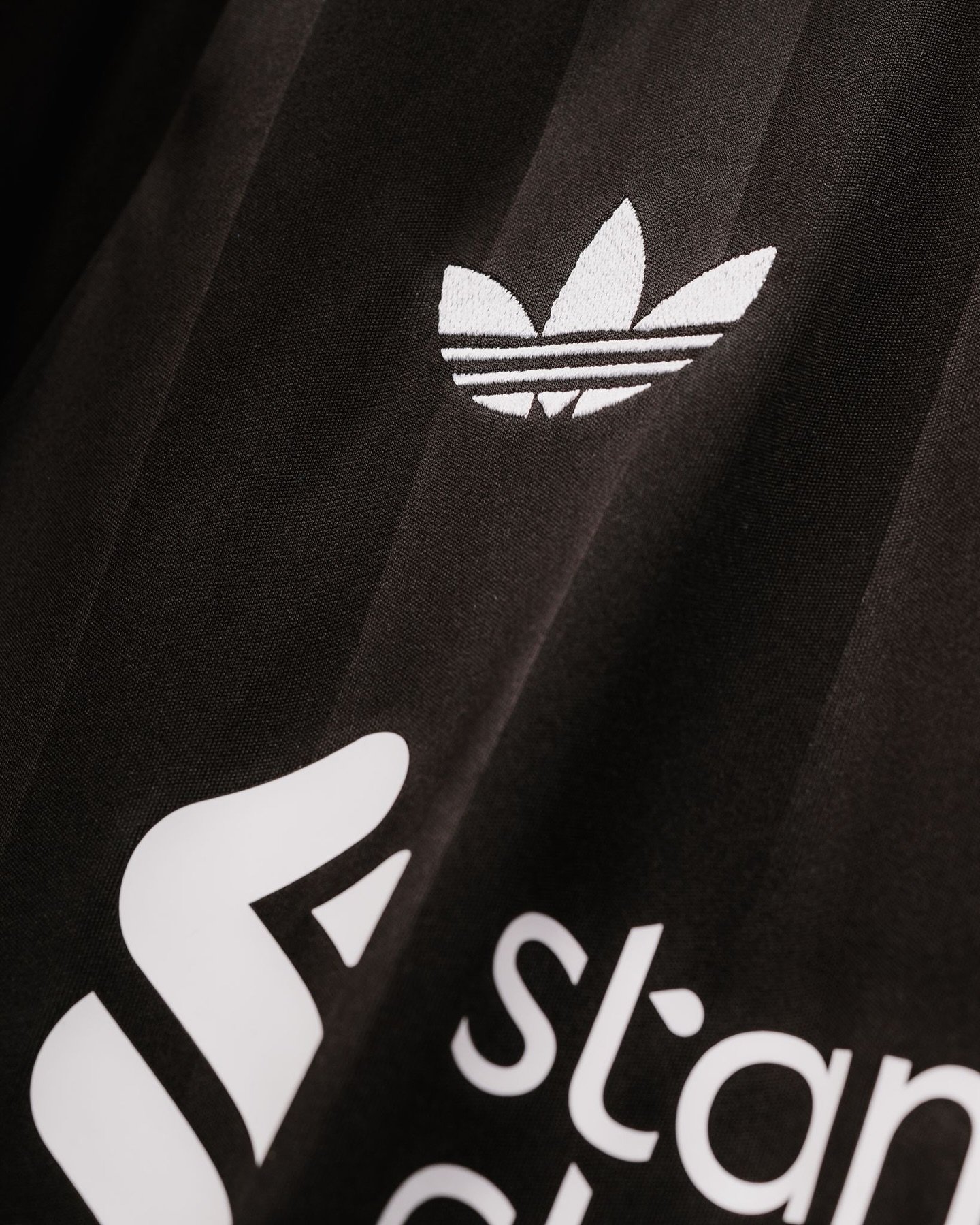 liverpool gk kit imported thai grade jersey, player edition liverpool gk kit imported thai grade jersey, player edition