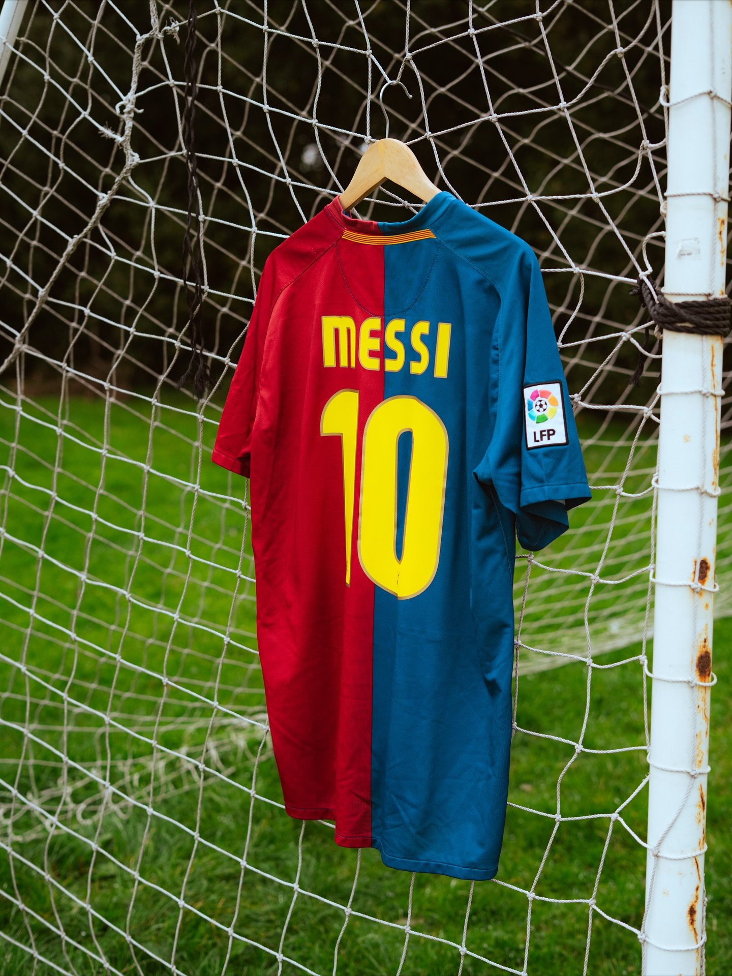 barcelona retro home 8/9 imported premium jersey barcelona retro home 8/9 imported premium jersey