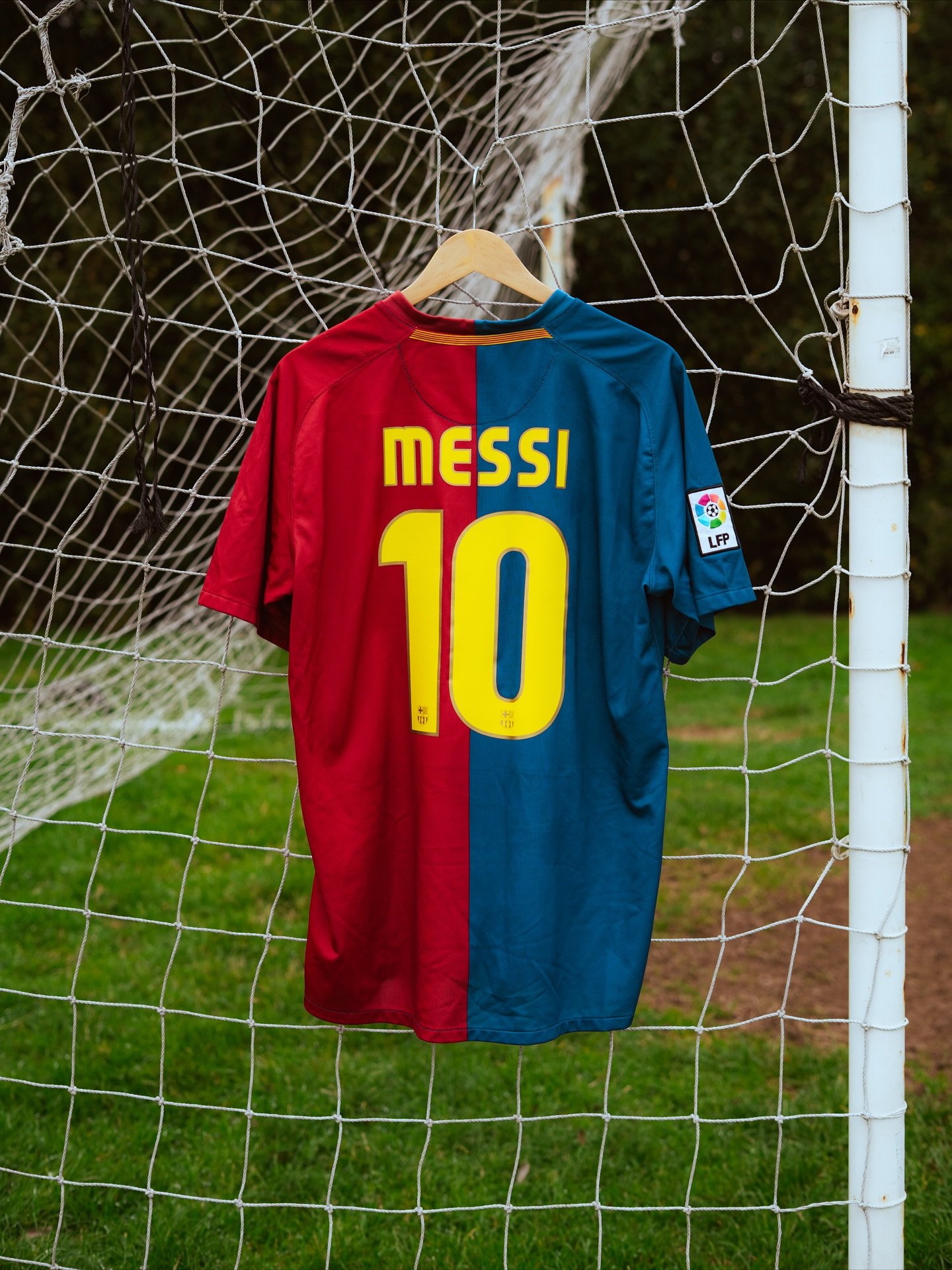 barcelona retro home 8/9 imported premium jersey barcelona retro home 8/9 imported premium jersey