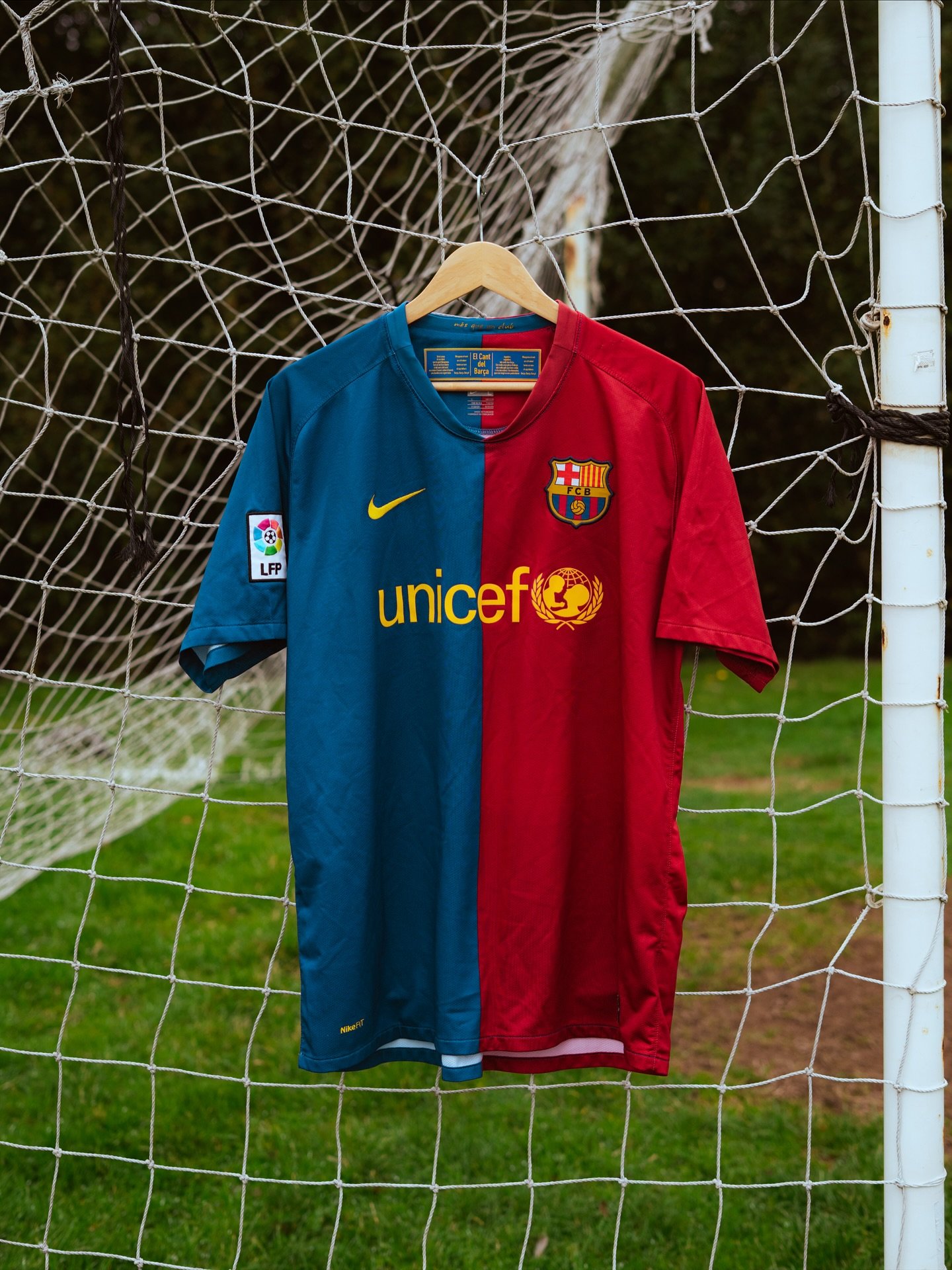 barcelona retro home 8/9 imported premium jersey barcelona retro home 8/9 imported premium jersey